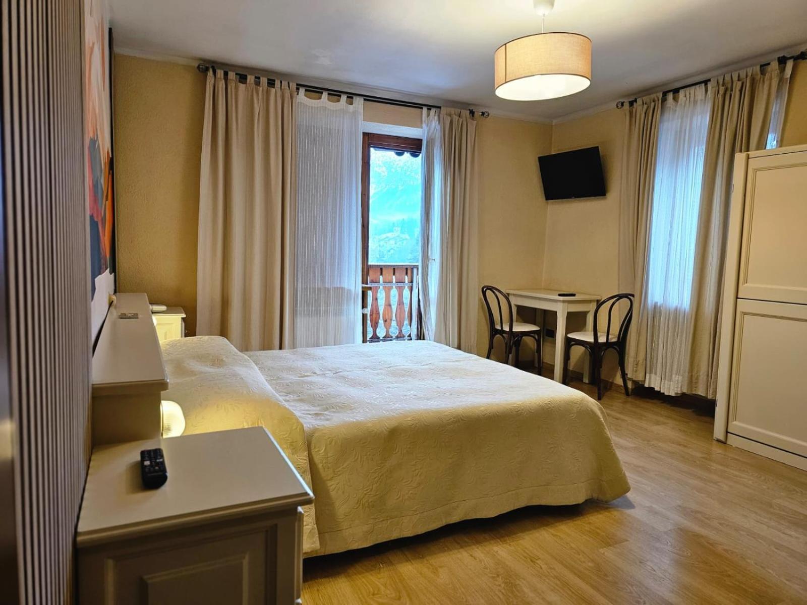 Hotel Bucaneve Bardonecchia Dış mekan fotoğraf